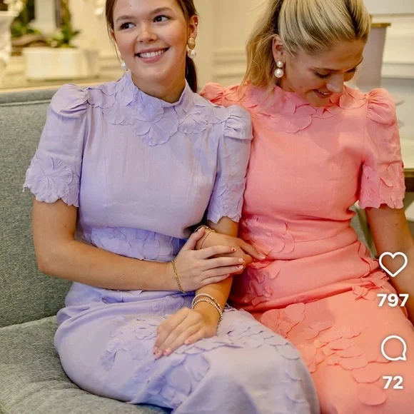 NWT Antonio Melani
Willow Floral Applique Short Sleeve Mock Neck Midi Dress - Picture 6 of 6